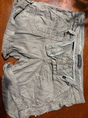 Level 99 Olive Green Women’s Cargo Shorts